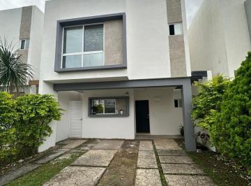 Casa · 3 Recámaras · 2 Estacionamientos · Casa en Renta en Residencial Jardines del Sur 4 - Okume