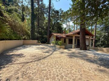 Casa de 3 habitaciones, Valle de Bravo · ¡Oportunidad! Hermosa Casa en Venta Avandaro, Valle de Bravo