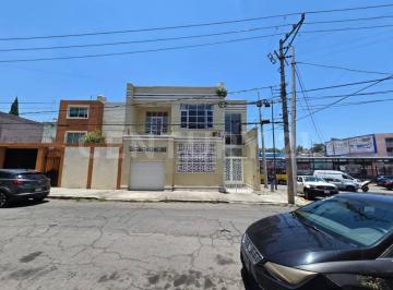 Casa · 231m² · 3 Recámaras · 1 Estacionamiento · Venta Casa Zona Centro!