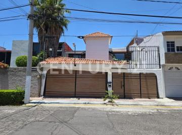 Casa · 289m² · 3 Recámaras · 3 Estacionamientos · Venta Casa Colonia El Mirador!