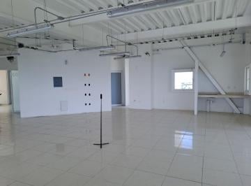 Oficina · 150m² · 3 Estacionamientos · Oficina en Renta en Edificio en Jurica con Seguridad