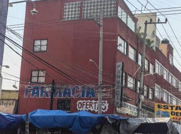 Local comercial · 128m² · Edificio de 4 Pisos con Local Comercial, en Esquina