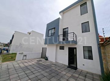Casa · 181m² · 3 Recámaras · 3 Estacionamientos · Venta Casa 3 Recámaras Real de Cortés, San Pedro Cholula, Puebla