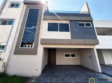 Casa · 280m² · 4 Recámaras · 2 Estacionamientos · Casa en Venta en Fraccionamiento Arboreto con Recámara en Planta Baja