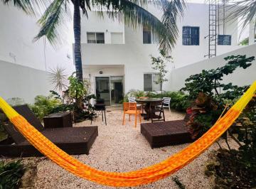 Casa en condominio · 160m² · 3 Recámaras · 2 Estacionamientos · Casa en Renta en Puerto Morelos, Residencial Palma Grand