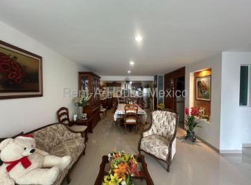 Casa de 4 habitaciones, Querétaro · Venta Casa Milenio III, en Privada 4 Recamaras con 5 Baños.