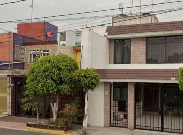 Casa de 3 habitaciones, Ecatepec de Morelos · Casa en Venta en Av Valle del Don 108, Valle de Aragon 3ra Secc, Ecatepec de Morelos