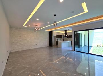 Casa · 330m² · 3 Recámaras · 2 Estacionamientos · Casas en Venta | Fracc. Las Palmas