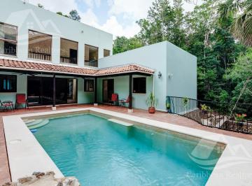 Casa · 325m² · 5 Recámaras · Casa en Venta en Tulum