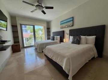 Departamento · 232m² · 2 Recámaras · 1 Estacionamiento · Pent House Via38, 2 Pisos Mas Roof, Playa del Carmen