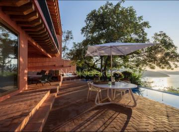 Casa de 4 habitaciones, Valle de Bravo · Casa en Venta con Espectacular Vista Al Lago