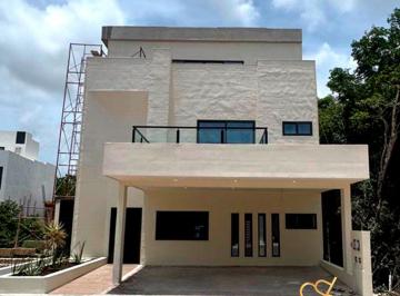 Casa de 5 habitaciones Venta MN 7,900,000 · Casa en Venta en Vía Cumbres, Cancún