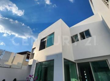 Casa · 360m² · 3 Recámaras · 3 Estacionamientos · Casa Moderna en Renta en Lomas Verdes 6ª Sección, Naucalpan, Estado de México.