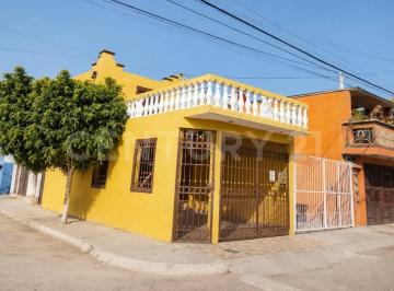 Casa · 100m² · 4 Recámaras · 1 Estacionamiento · Casa en Renta Cerro de Las Abejas, Tijuana Baja California.