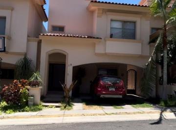 Casa de 3 habitaciones, Tlajomulco de Zúñiga · Casa en Venta Villa California