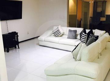 Casa · 356m² · 4 Recámaras · 3 Estacionamientos · Casa en Venta en San Buenaventura