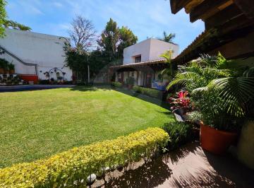 Casa · 550m² · 10 Recámaras · Casa en Venta en Fraccionamiento Lomas de Cuernavaca