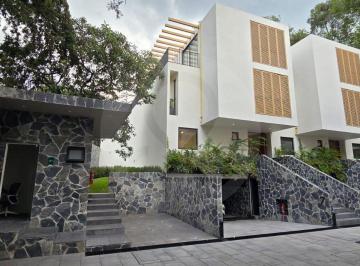 Casa · 343m² · 3 Recámaras · 6 Estacionamientos · Casa en Venta en Villa Verdún