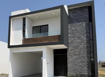 Casa · 175m² · 3 Recámaras · 2 Estacionamientos · Casa en Venta en Lomas de La Rioja