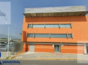 Oficina · 700m² · 28 Estacionamientos · Oficina en Renta en Monterrey