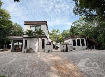 Casa · 254m² · 3 Recámaras · 6 Estacionamientos · Casa en Venta en Tulum Q. Roo Riviera Maya