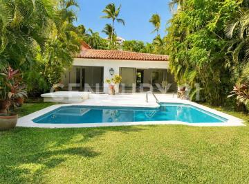 Casa · 129m² · 4 Recámaras · 2 Estacionamientos · Casa con Alberca Privada en Villas Princess, Acapulco