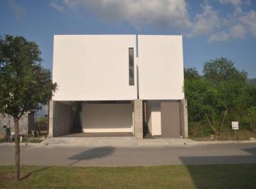 Casa de 3 habitaciones, Santiago · Casa en Venta en Santiago Nuevo Leon