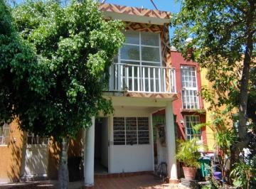 Casa · 60m² · 3 Recámaras · 1 Estacionamiento · Casa en Villas de La Paz