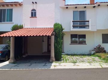 Casa · 156m² · 2 Recámaras · 2 Estacionamientos · Casa - Centro Sur