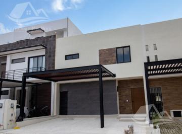Casa · 192m² · 3 Recámaras · 2 Estacionamientos · Casa en Venta en Rio Cancun