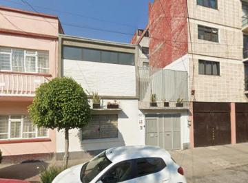 Casa de 3 habitaciones, Iztacalco · Casa en Venta en Viaducto Piedad, Iztacalco