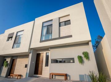 Casa en condominio · 118m² · 2 Recámaras · 2 Estacionamientos · Casa en Venta en Zarú El Marqués | Acacia | Zevana Residencial