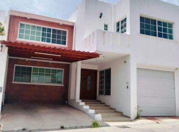 Casa en condominio de 3 habitaciones, Querétaro · Oportun Idad Hermosa Casa en Mlenio con Techos Altos, Amplia y Buenos Acabados
