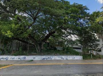 1 · Terreno de 2,062 m² con Construcción en Venta Sobre Prolongación Paseo Montejo