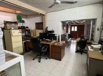 1 · Casa de Una Planta en Venta a Una Cuadra del Parque La Plancha