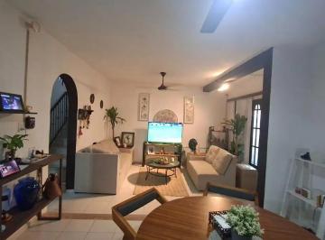 1 · Casa en Venta con Piscina y Acceso por Dos Calles en Paseo de Las Fuentes