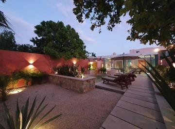 1 · Casa Colonial de un Piso Restaurada y Amueblada en Venta en El Centro de Mérida