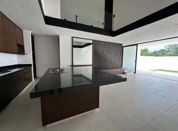 1 · Townhouse con Piscina en Renta en Residencial Xcanatún