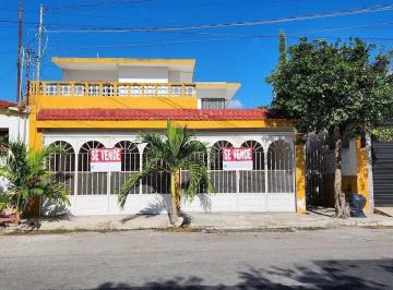 1 · Casa en Venta en La Colonia Yucatán