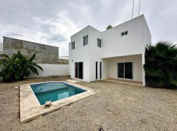 1 · Casa de Oportunidad Venta en Privada Conkal,370 Terreno, Piscina, 3 Re