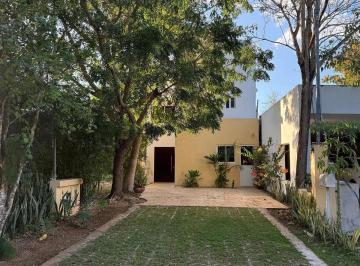 1 · Casa en Renta en Club de Golf "La Ceiba"