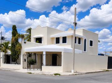 1 · Casa en Venta Equipada con Piscina en Francisco de Montejo