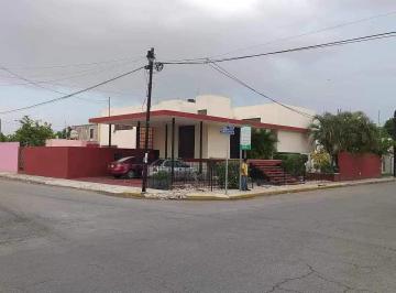 1 · Casa en Esquina en Venta Sobre Circuito Colonias, Miguel Alemán
