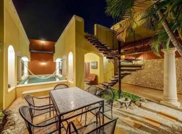 1 · Casa Colonial en Venta en El Barrio de Santa Lucía, Mérida