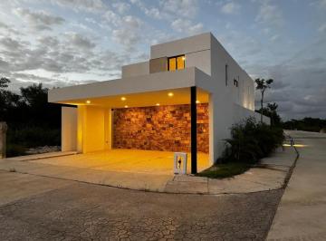 1 · Casa en Venta Privada Silvesta Conkal
