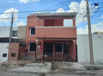 1 · Casa en Venta de 4 Recámaras en Chuburná