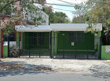 1 · Casa en Venta con 4 Departamentos en Av Internacional