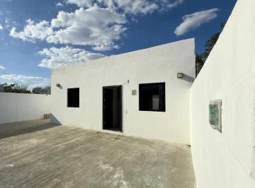 1 · Casa de Una Planta en Venta en Cholul