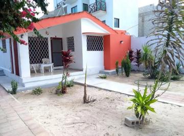 1 · Casa Semi Amueblada en Venta en Chicxulub Puerto