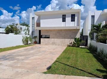 1 · Casa en Esquina en Venta en Residencial Dzitya